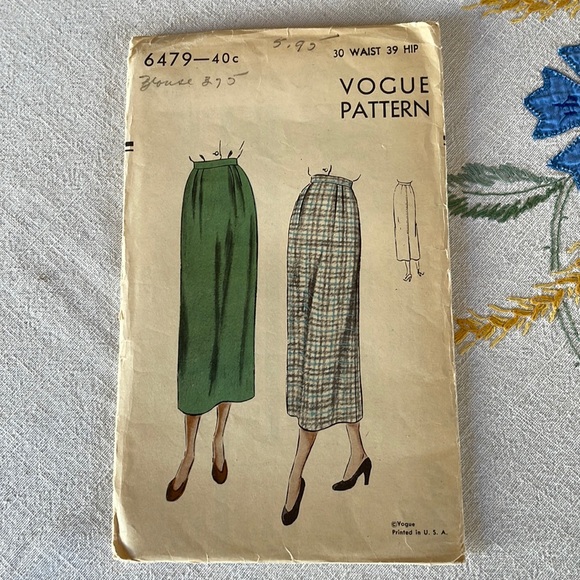 Vogue Pattern for slender fitting, long skirt, #6479 ca 1940's Waist 30", Hip 39 - Picture 2 of 7